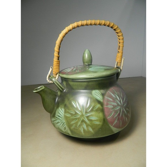 National Silver Company Other - Lily Pad Teapot w/ Bamboo Handle Green Stoneware Japan Chip o Bottom of Lid
